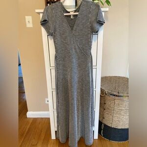 V-neck Maxi Dress